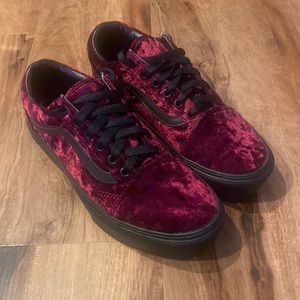 NWOT/NIB velvet maroon with black old school vans size 7 womens 5.5 mens